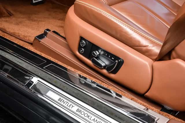Bentley Brooklands (2009) thumbnail 21