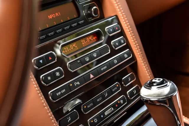 Bentley Brooklands (2009) thumbnail 29