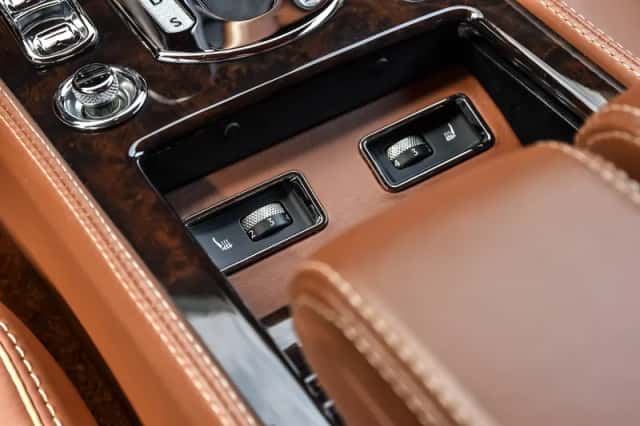 Bentley Brooklands (2009) thumbnail 34