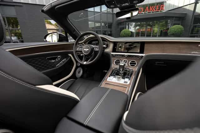 Bentley Continental GTC (2026) thumbnail 3
