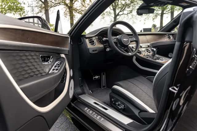 Bentley Continental GTC (2026) thumbnail 23