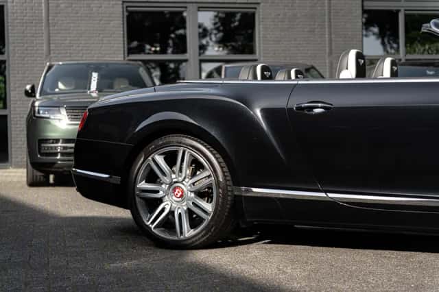 Bentley Continental GTC (2018) thumbnail 23