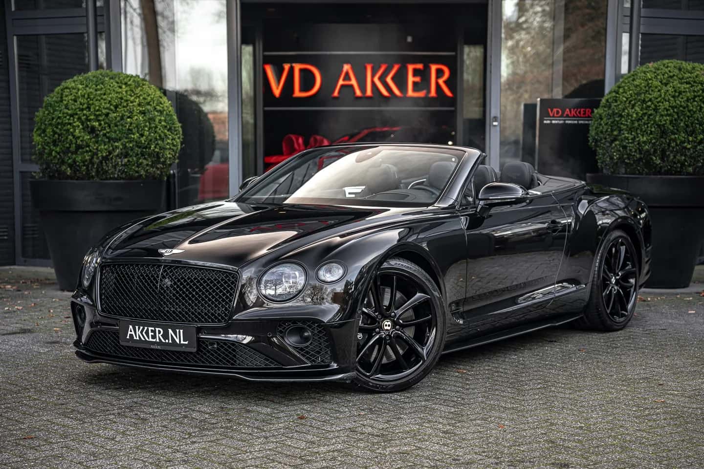Bentley Continental GTC (2019) — foto 1