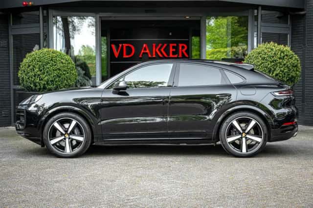 Porsche Cayenne (2024) thumbnail 6