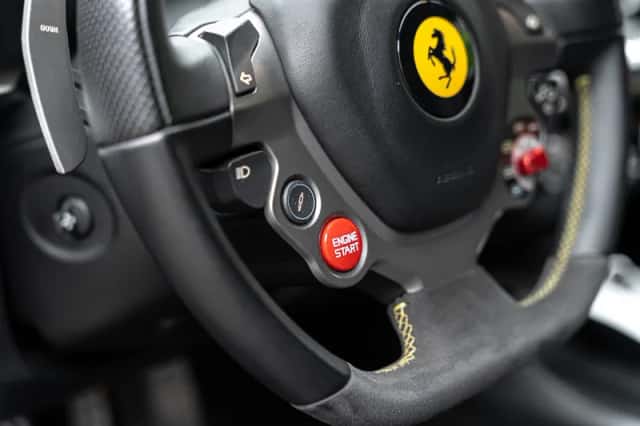 Ferrari F12 Berlinetta (2014) thumbnail 12