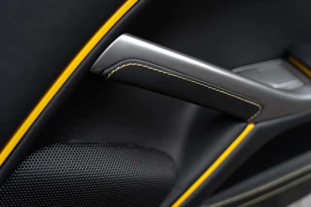 Ferrari F12 Berlinetta (2014) thumbnail 13