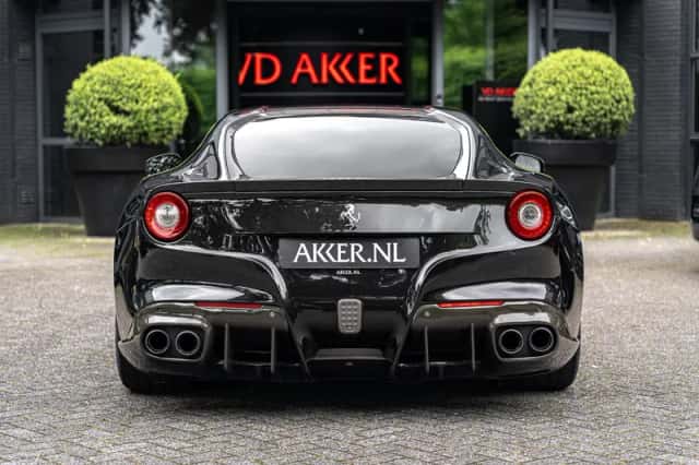 Ferrari F12 Berlinetta (2014) thumbnail 15