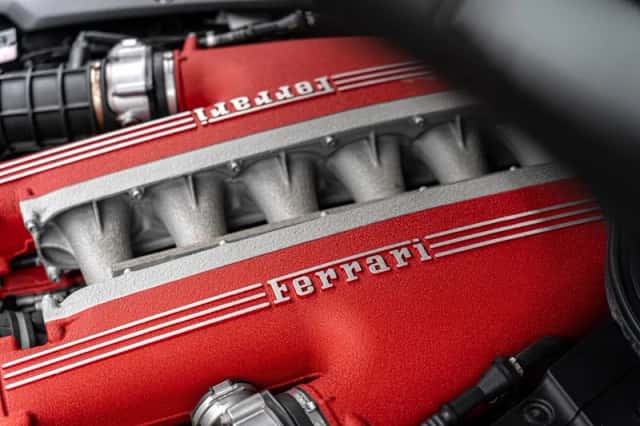 Ferrari F12 Berlinetta (2014) thumbnail 38