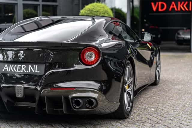 Ferrari F12 Berlinetta (2014) thumbnail 43