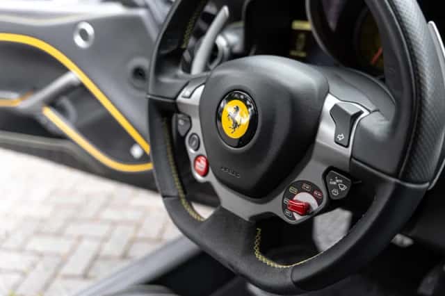 Ferrari F12 Berlinetta (2014) thumbnail 7