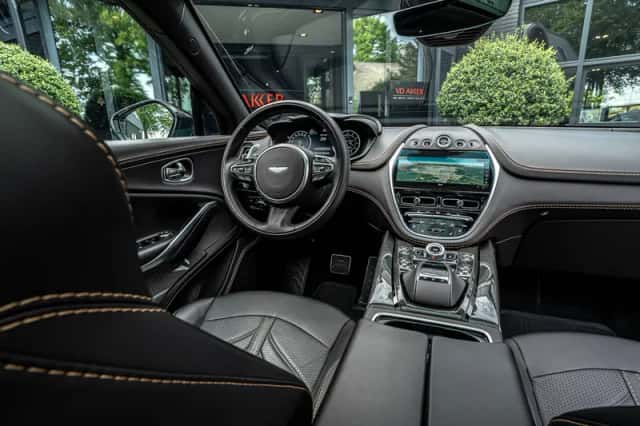 Aston Martin DBX 707 (2023) thumbnail 3