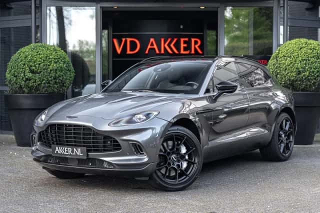 Aston Martin DBX (2020) thumbnail 1