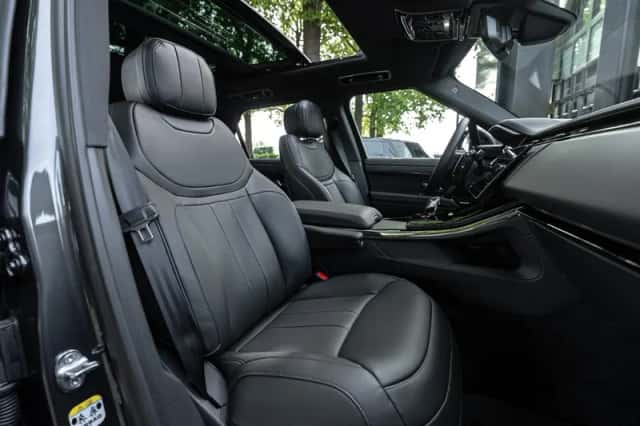 Land Rover Range Rover Sport (2026) thumbnail 4