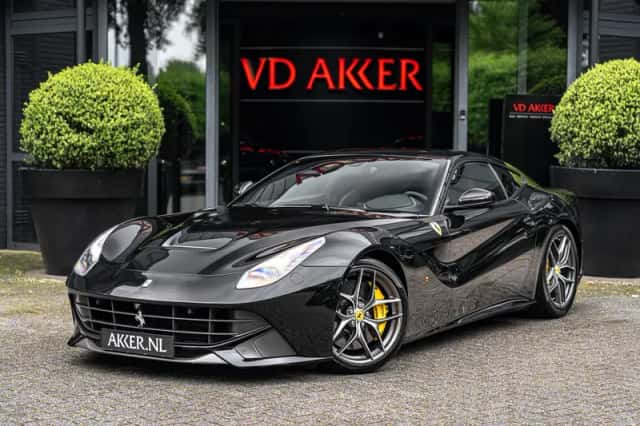 Ferrari F12 Berlinetta (2014) thumbnail 1