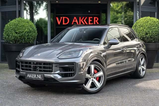 Porsche Cayenne (2026) thumbnail 1
