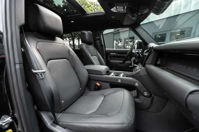 Land Rover Defender (2026) thumbnail 4