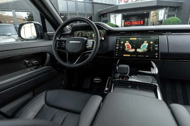 Land Rover Range Rover Sport (2026) thumbnail 3