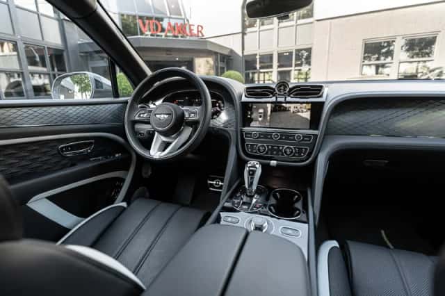 Bentley Bentayga (2026) thumbnail 3