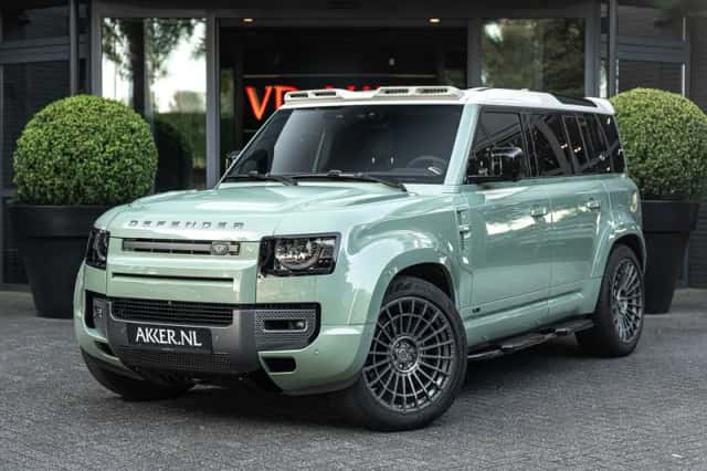 Land Rover Defender (2022) thumbnail 1