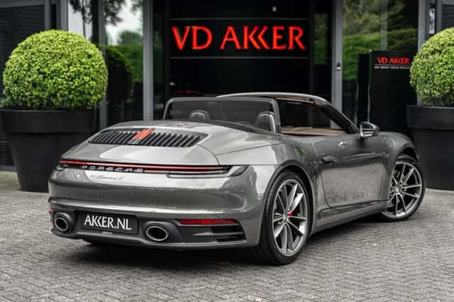 Porsche 992 (2019) thumbnail 2