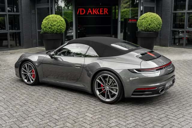 Porsche 992 (2019) thumbnail 5