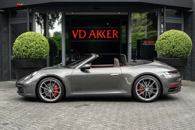Porsche 992 (2019) thumbnail 6