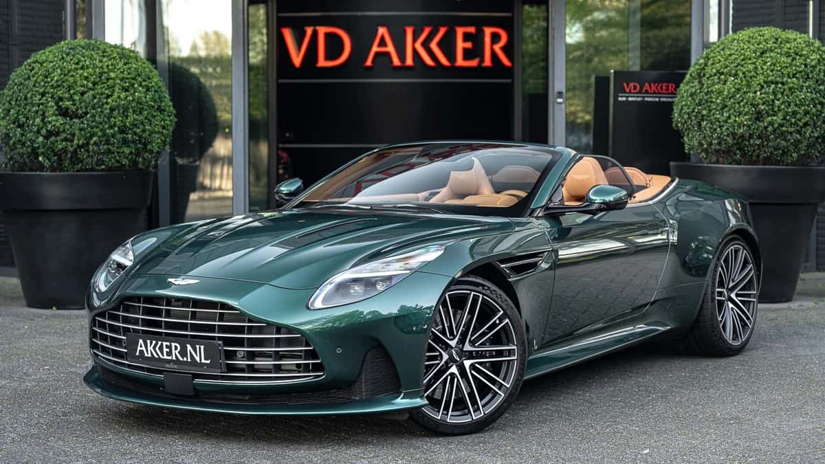 Aston Martin DB12 V8 Volante (2025) — foto 1