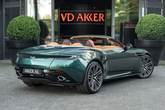 Aston Martin DB12 V8 Volante (2025) thumbnail 2