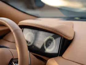 Aston Martin DB12 V8 Volante (2025) thumbnail 12