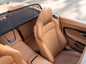 Aston Martin DB12 V8 Volante (2025) thumbnail 8