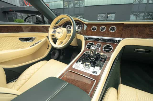 Bentley Continental GTC (2021) thumbnail 3