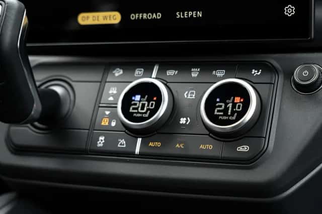 Land Rover Defender (2026) thumbnail 27