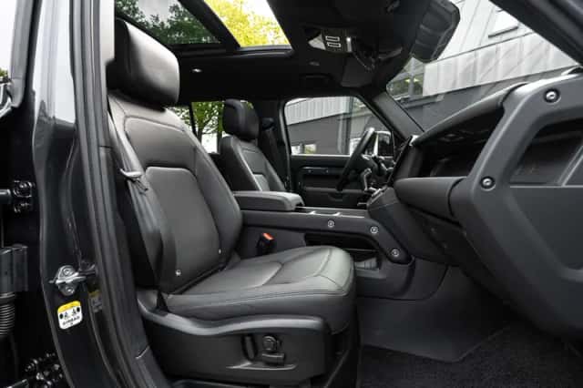 Land Rover Defender (2026) thumbnail 4