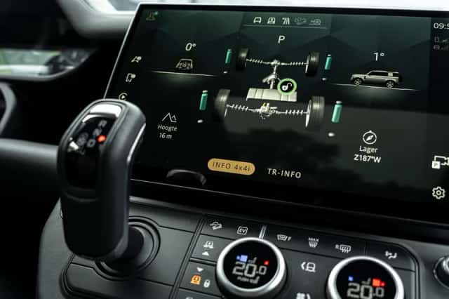 Land Rover Defender (2026) thumbnail 35