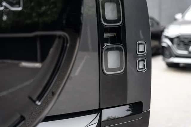 Land Rover Defender (2026) thumbnail 37