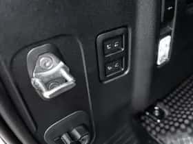 Land Rover Defender (2026) thumbnail 28