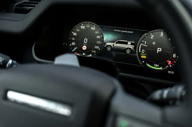 Land Rover Defender (2026) thumbnail 15