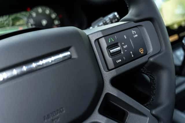 Land Rover Defender (2026) thumbnail 11