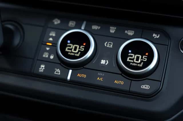 Land Rover Defender (2026) thumbnail 27