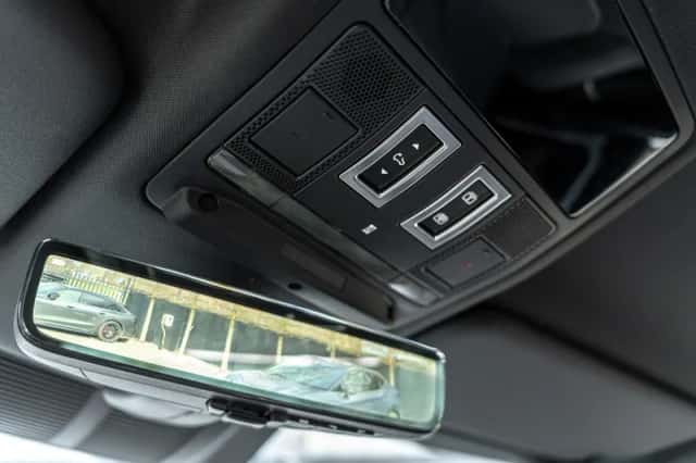 Land Rover Defender (2025) thumbnail 23