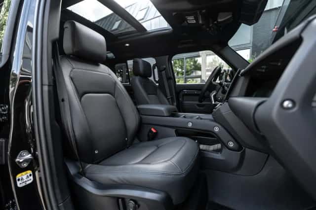 Land Rover Defender (2026) thumbnail 4
