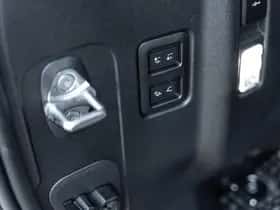 Land Rover Defender (2026) thumbnail 32
