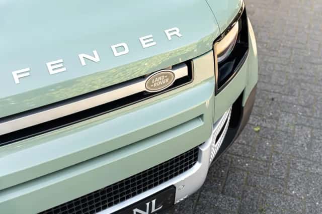 Land Rover Defender (2025) thumbnail 13