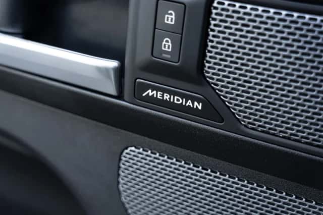 Land Rover Defender (2025) thumbnail 18