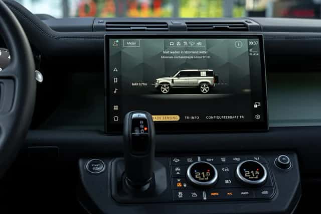 Land Rover Defender (2025) thumbnail 19