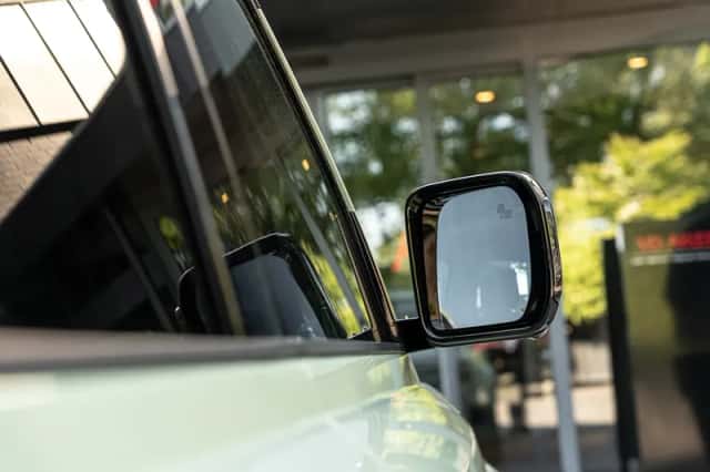 Land Rover Defender (2025) thumbnail 22