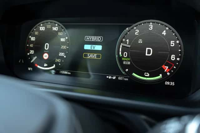 Land Rover Defender (2025) thumbnail 28