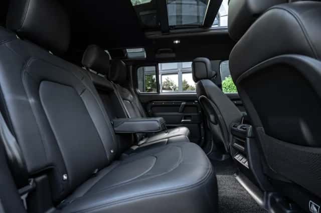 Land Rover Defender (2026) thumbnail 5