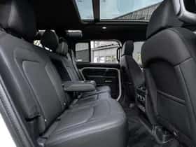 Land Rover Defender (2025) thumbnail 5