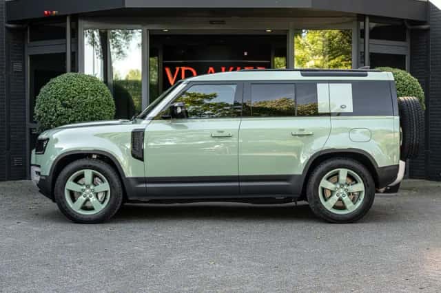 Land Rover Defender (2025) thumbnail 6